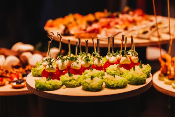 Traiteur pour entreprise : l'art de personnaliser vos repas